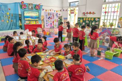 Hoạt động học tại lớp 5B1 – Trường MN Nam Thái – GV Nguyễn Thị Lụa